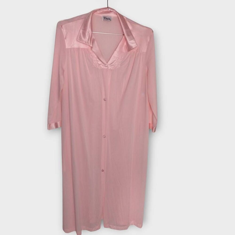 Vanity Fair Womens Robe Sz Small Nylon‎ Pink Champagne Silky Button-Up Pockets